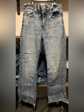 Women's Light Blue Distressed Cropped Jeans